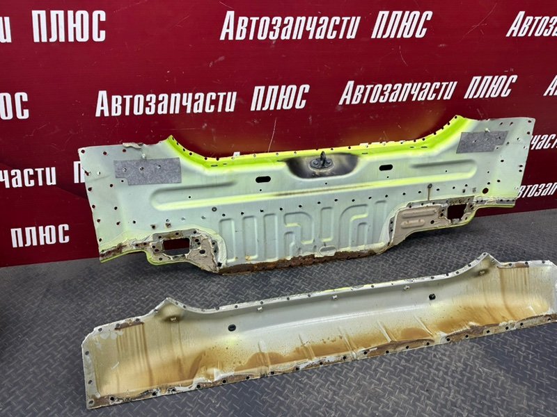 Задняя панель кузова
