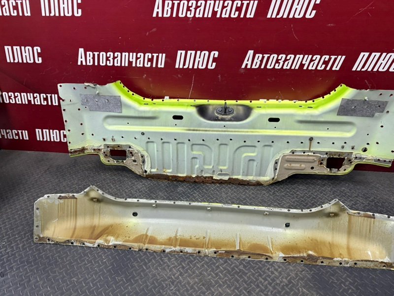 Задняя панель кузова