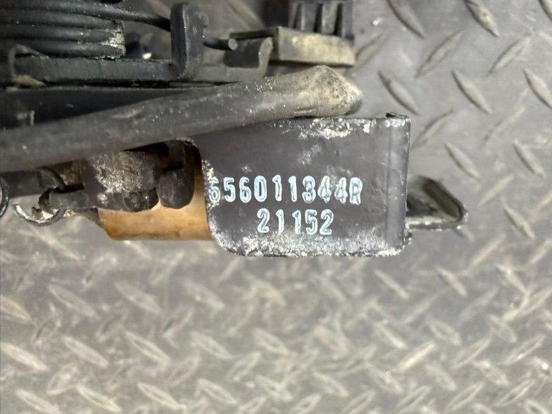 Замок капота