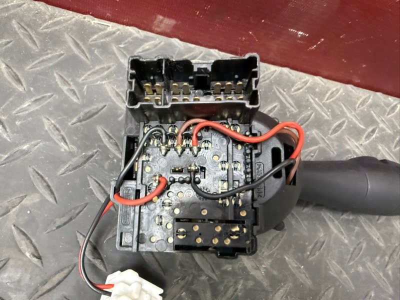 подрулевой переключатель