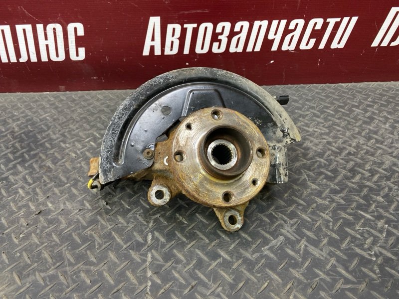 Кулак поворотный