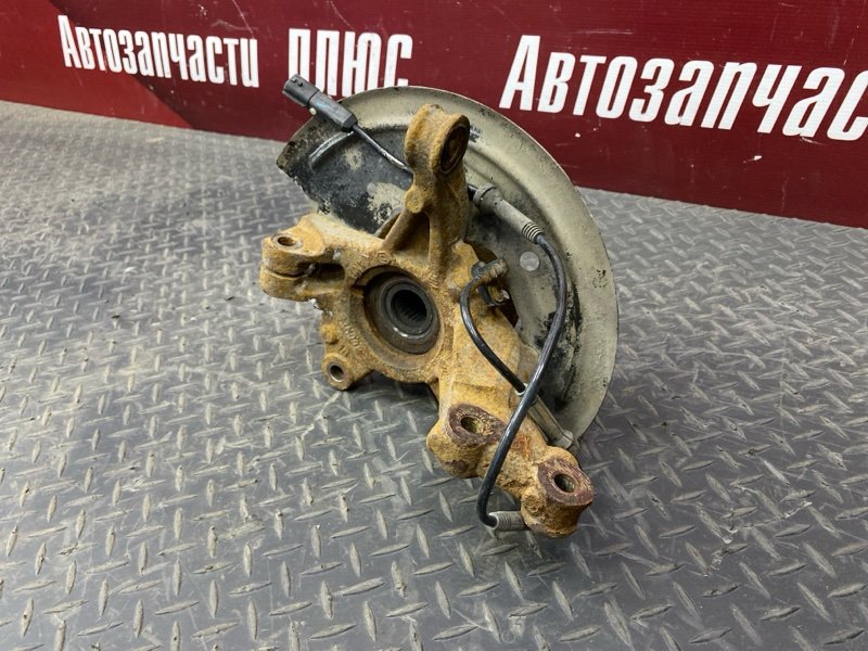 Кулак поворотный