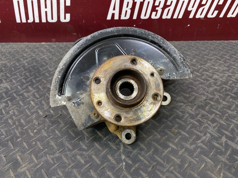 Кулак поворотный