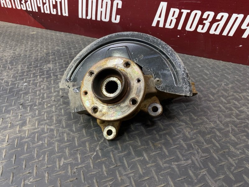 Кулак поворотный