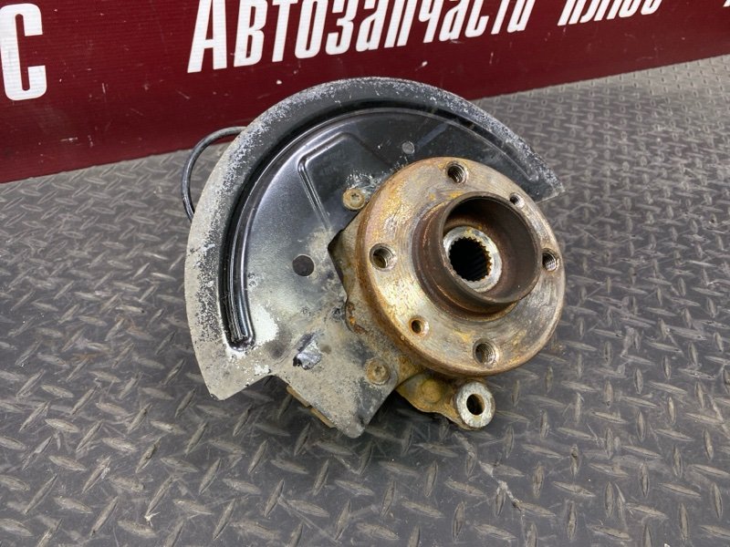 Кулак поворотный