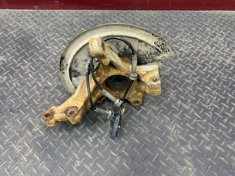 Кулак поворотный