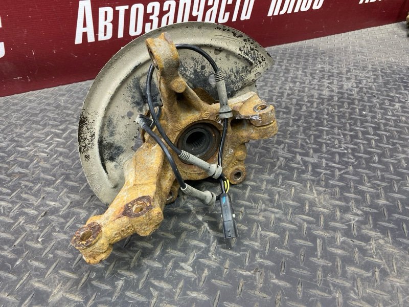 Кулак поворотный