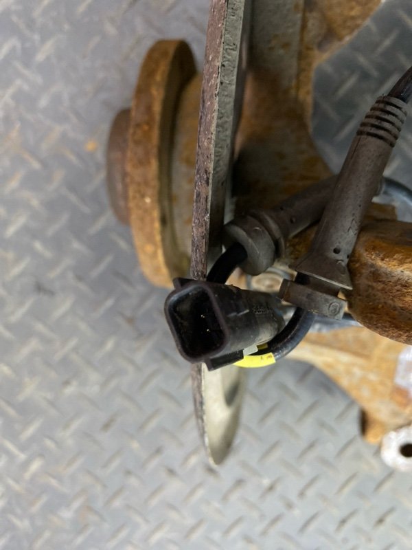 Кулак поворотный