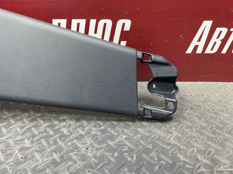 Обшивка средней стойки