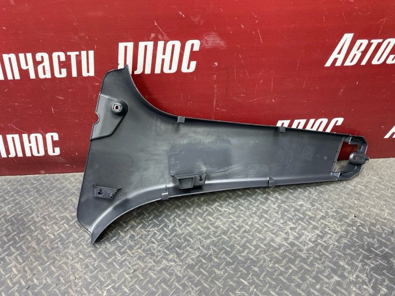 Обшивка средней стойки