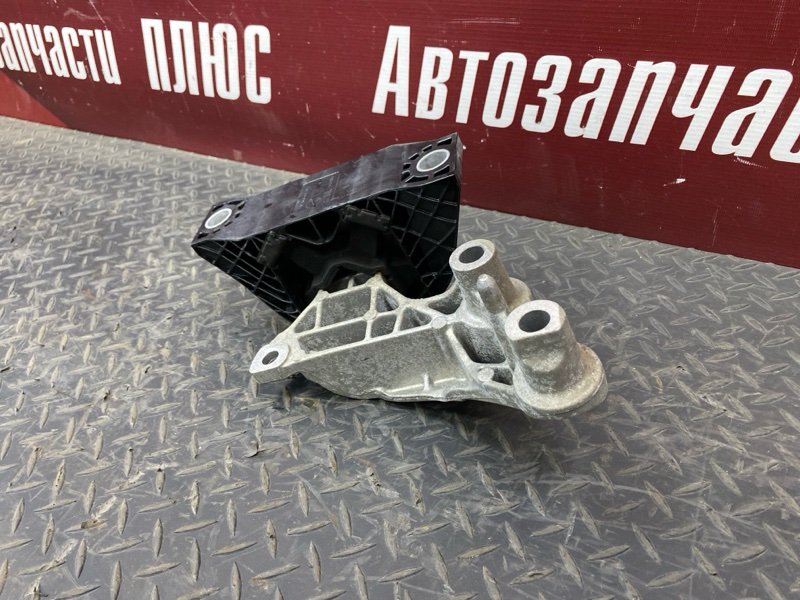 Опора двигателя