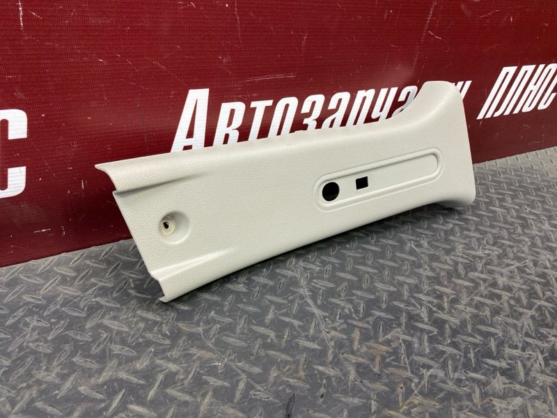 Обшивка средней стойки