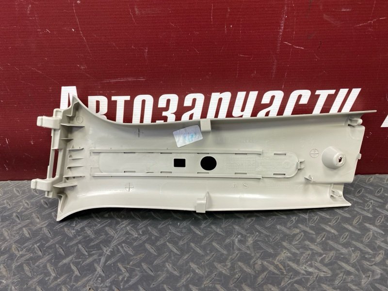 Обшивка средней стойки