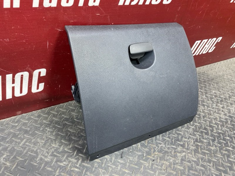 Крышка бардачка