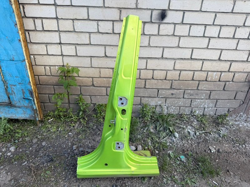 средняя стойка