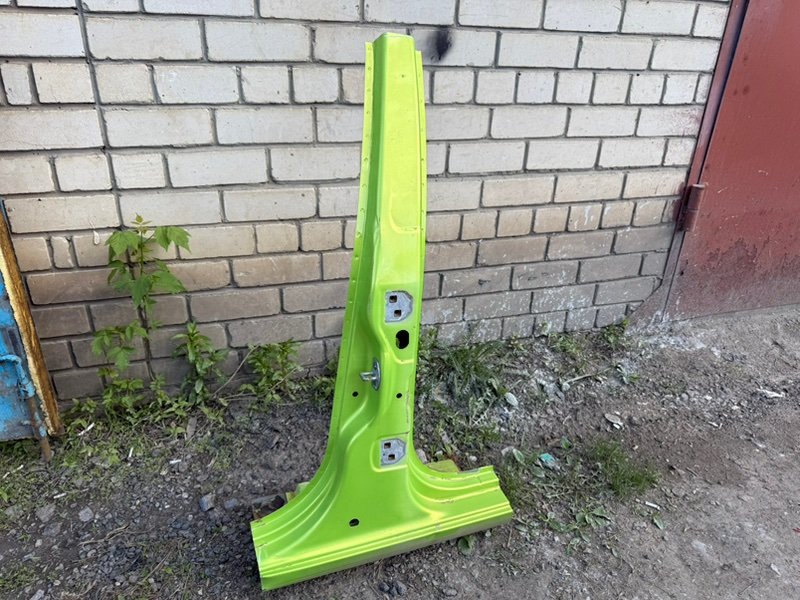 средняя стойка