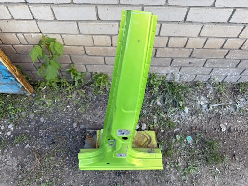 средняя стойка