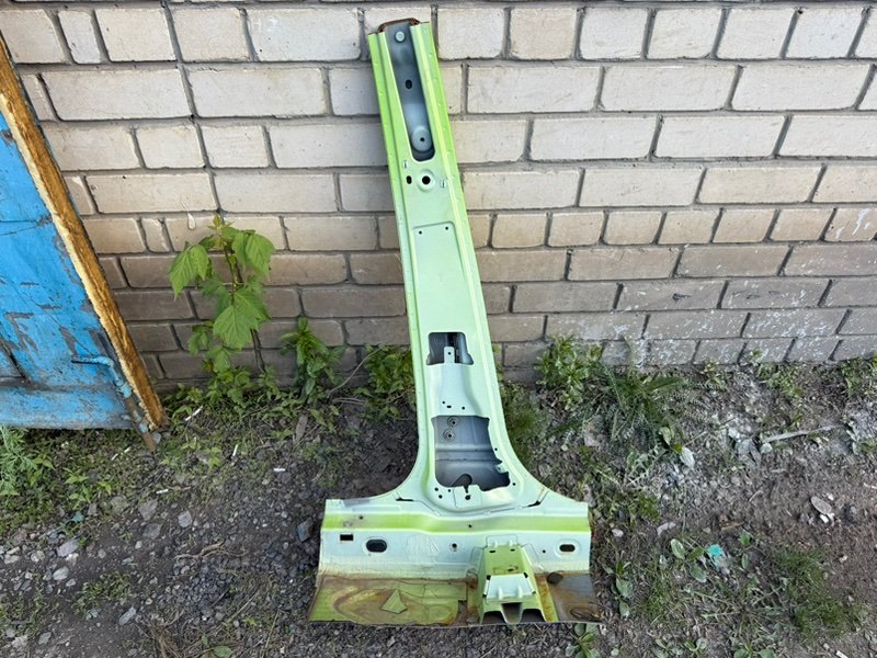 средняя стойка