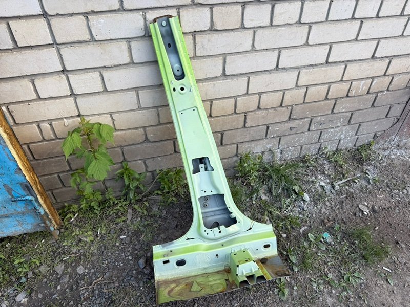 средняя стойка