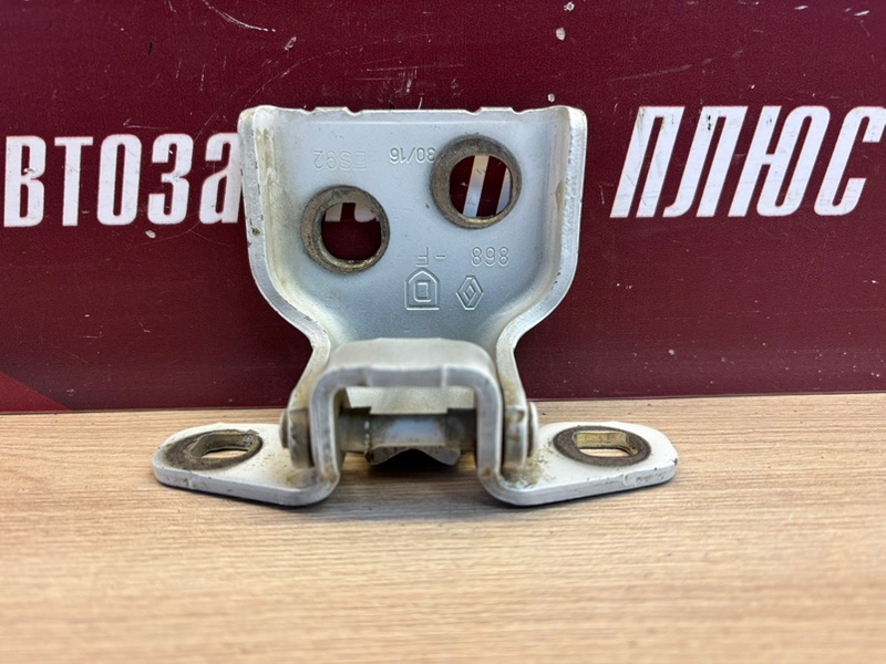 Петля двери