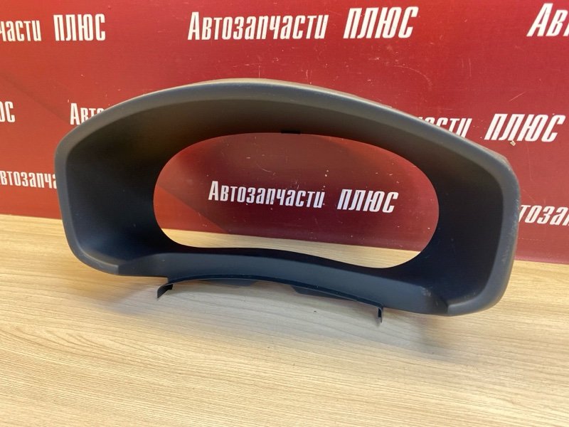 Козырек щитка приборов