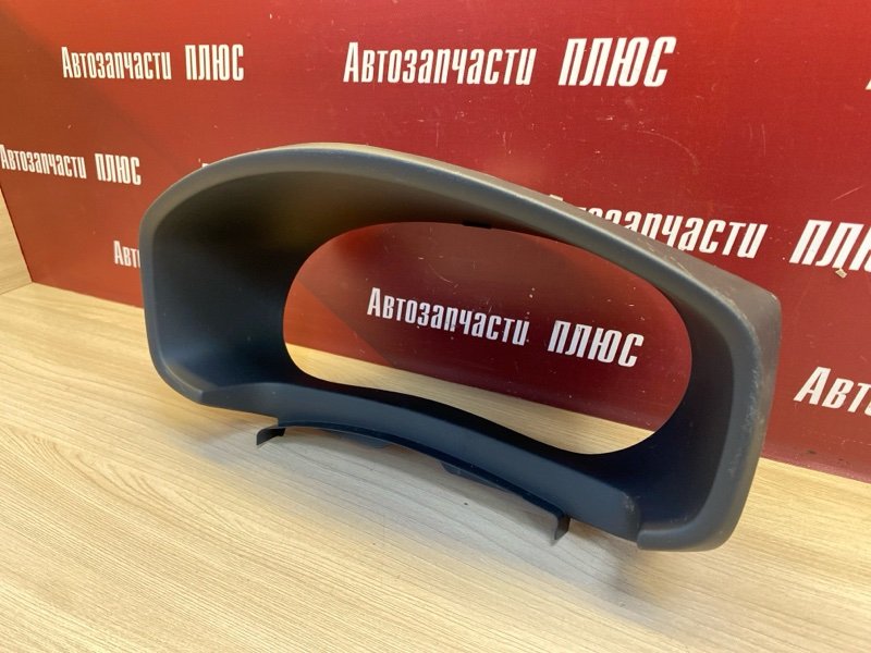 Козырек щитка приборов