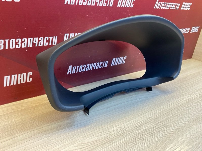 Козырек щитка приборов