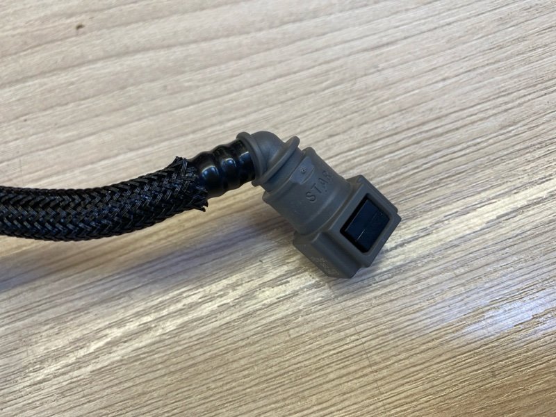 Трубка топливная