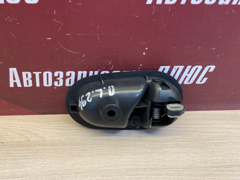 Внутренняя  ручка двери