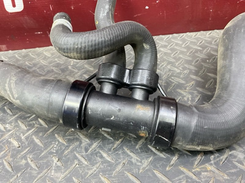 Патрубок радиатора