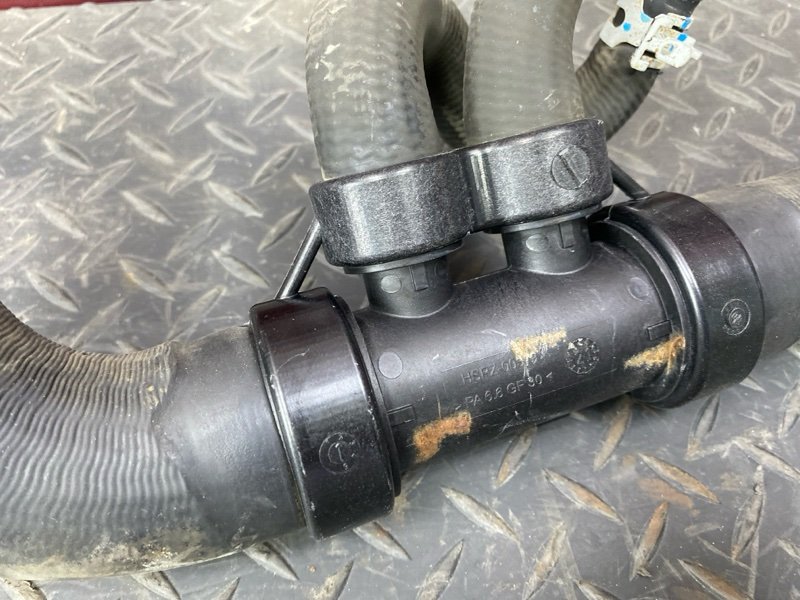 Патрубок радиатора