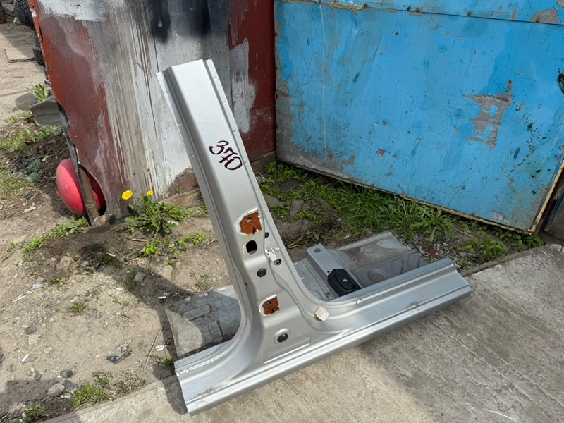 средняя стойка