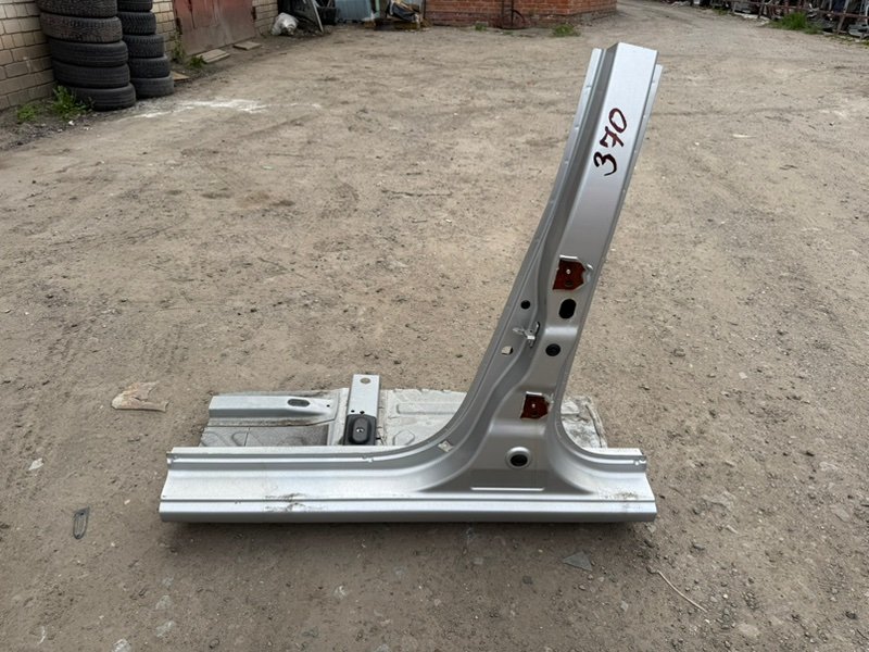 средняя стойка