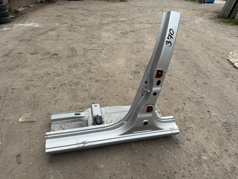 средняя стойка