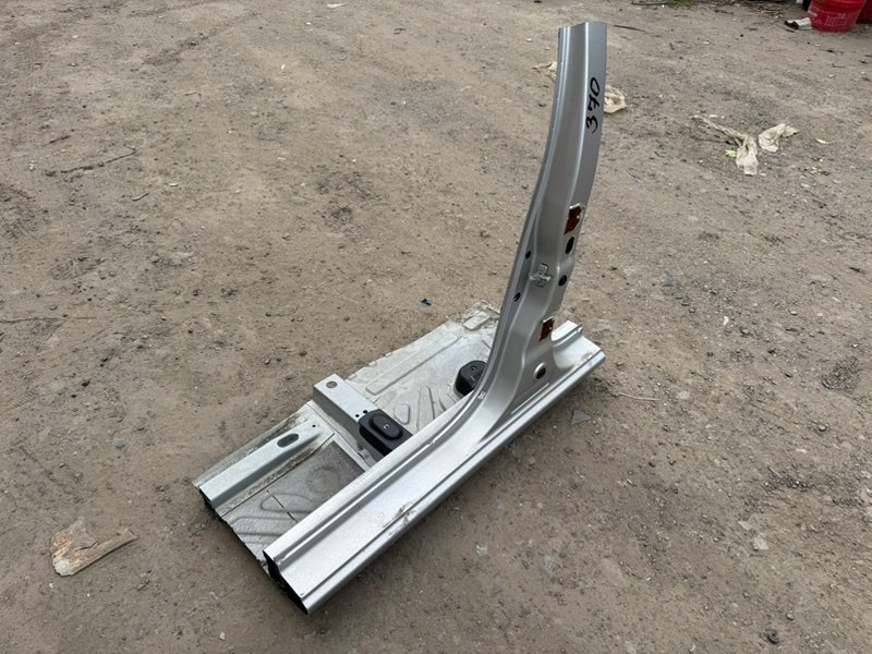 средняя стойка