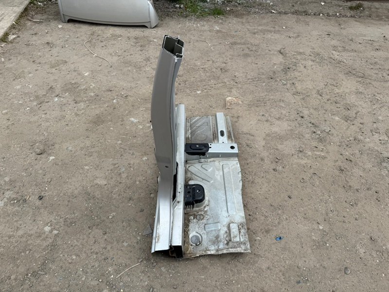 средняя стойка