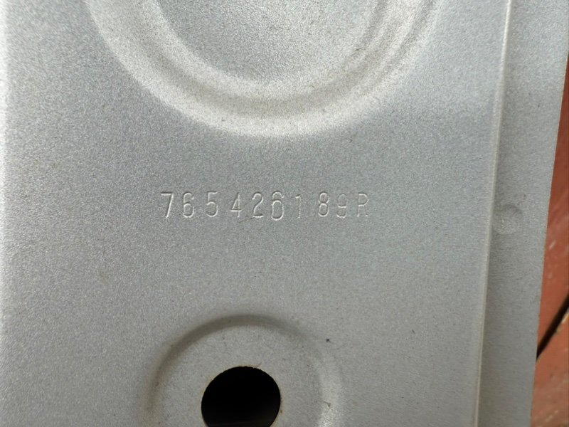 средняя стойка