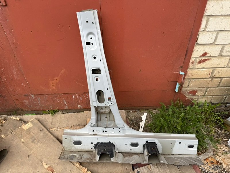 средняя стойка