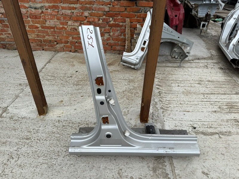 средняя стойка