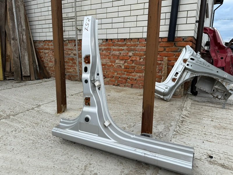 средняя стойка