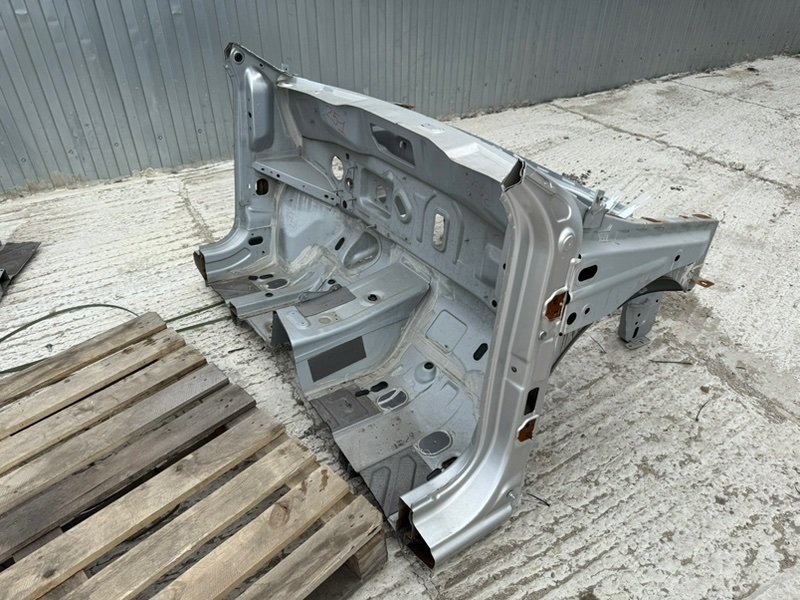 Передняя часть кузова