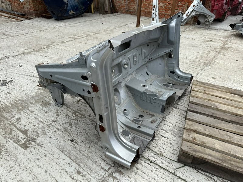 Передняя часть кузова