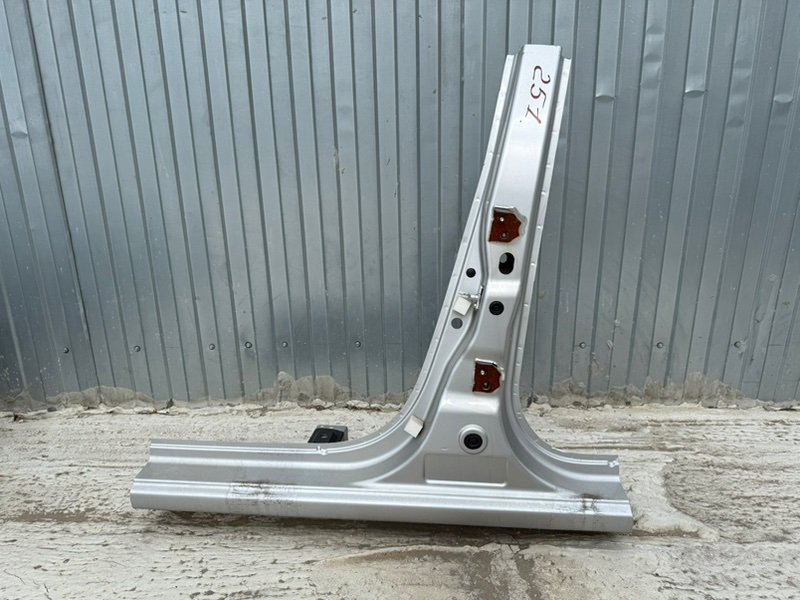 средняя стойка