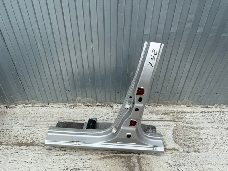 средняя стойка