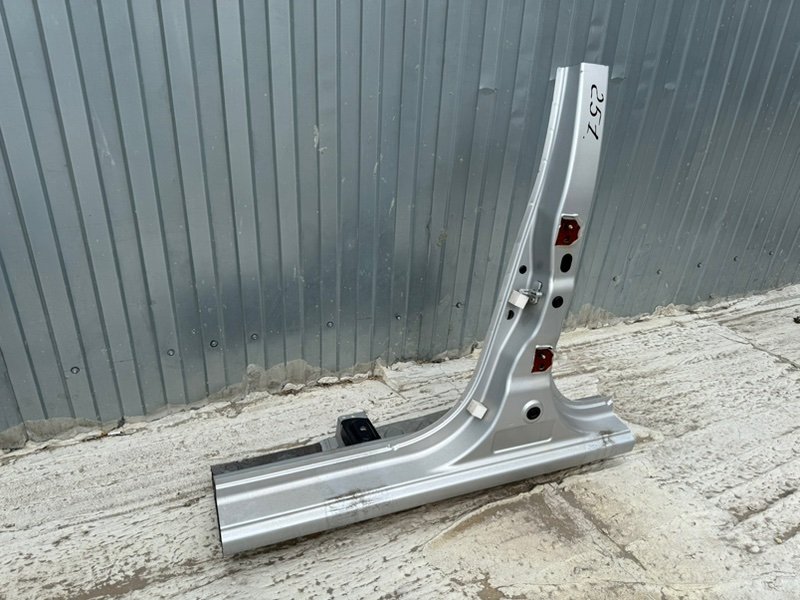 средняя стойка