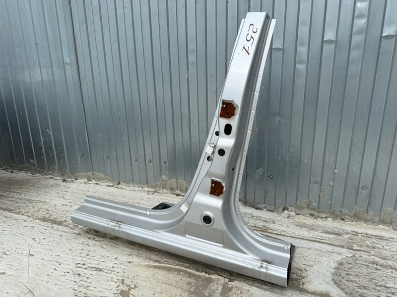 средняя стойка