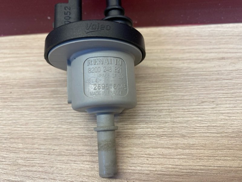 Клапан вентиляции топливного бака