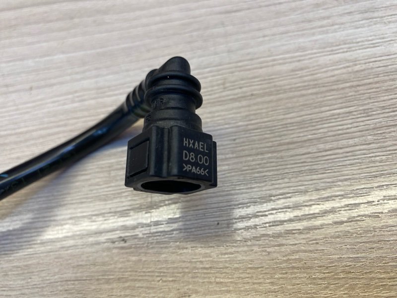 Трубка топливная