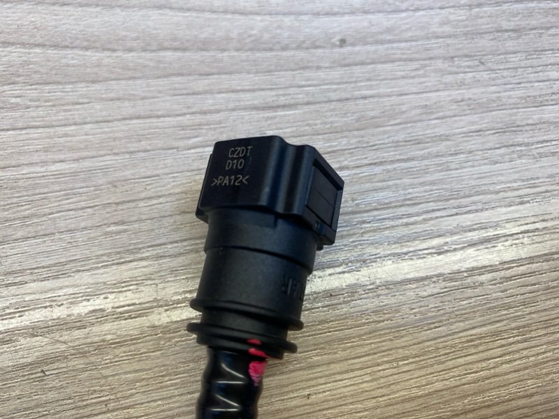 Трубка топливная