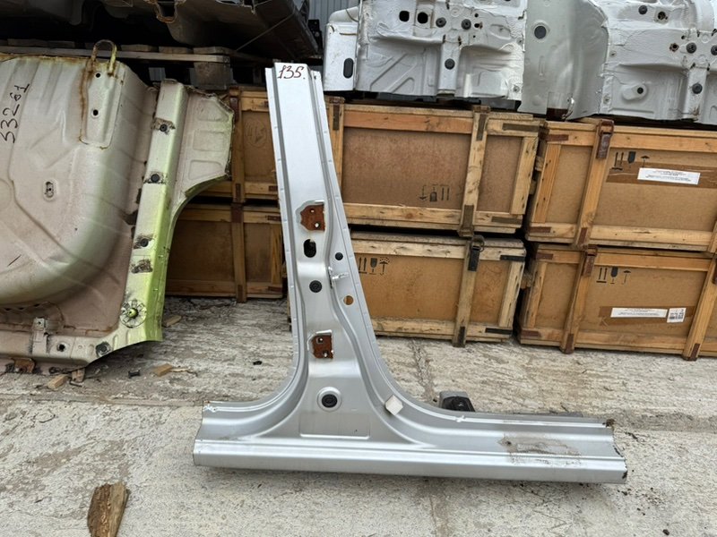 средняя стойка